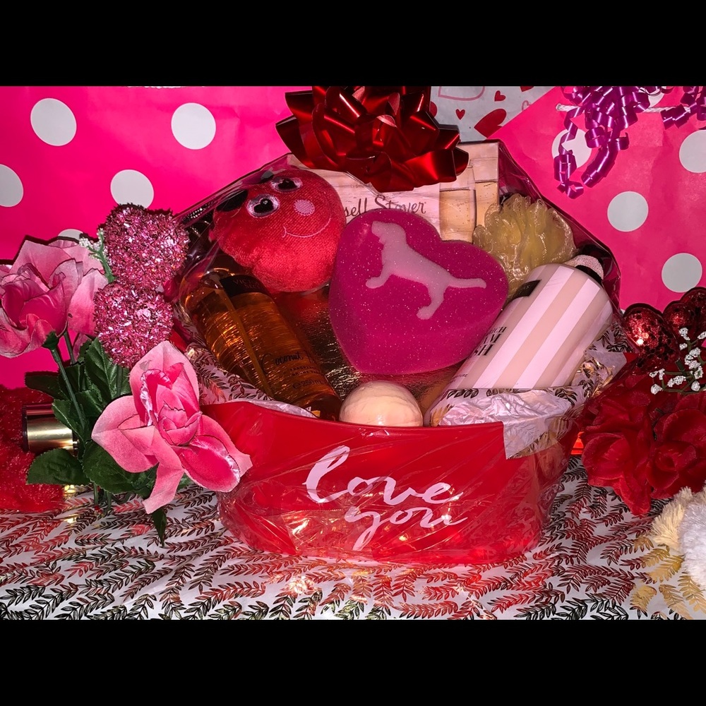 Victoria's Secret Mother's Day Gift Basket ❤🎁
